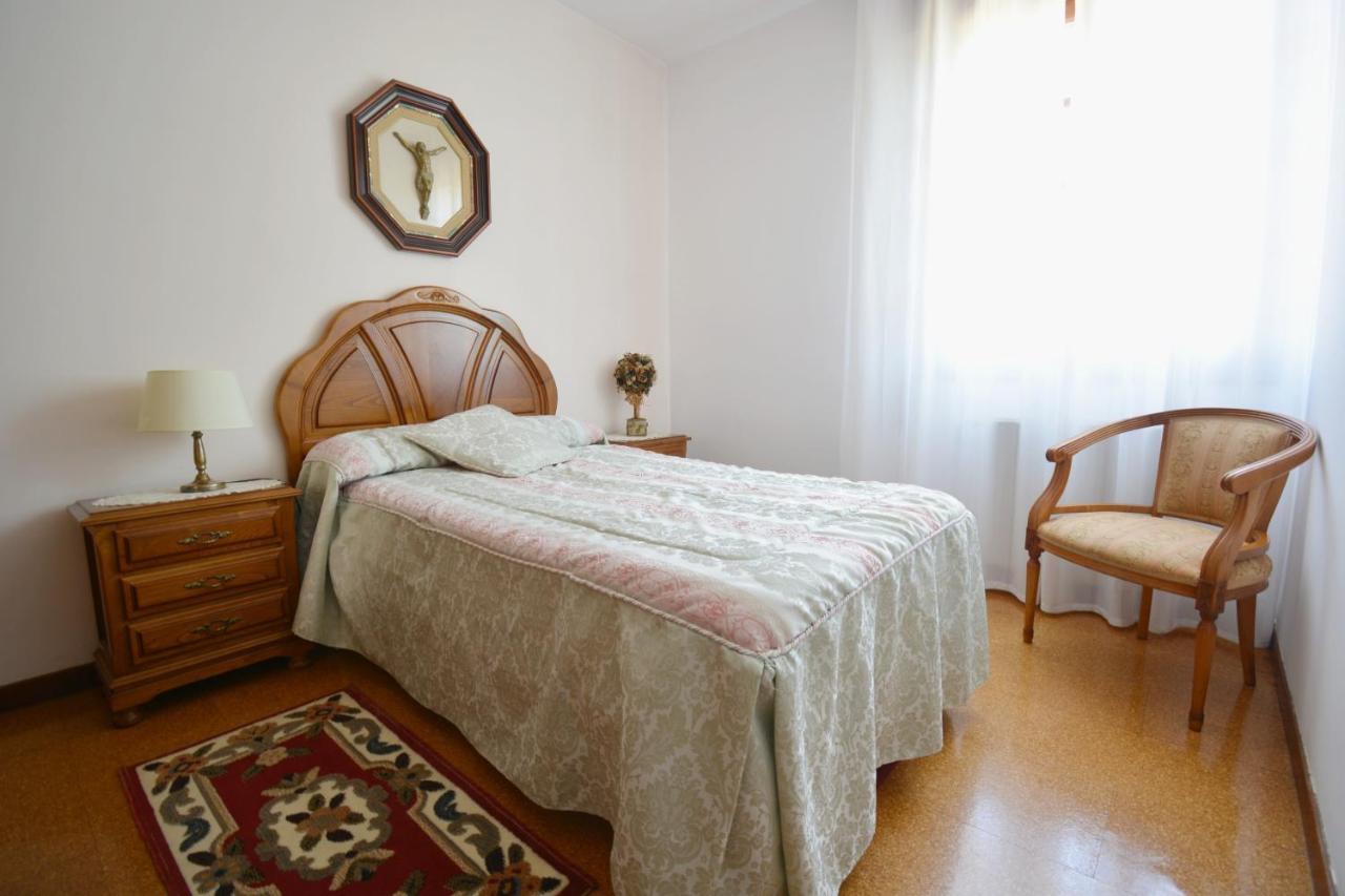Casa Con Jardin En Vilanova De Arousa ポンテベドラ エクステリア 写真