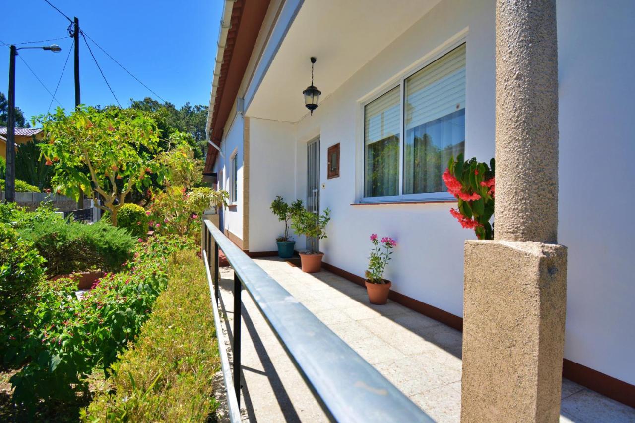 Casa Con Jardin En Vilanova De Arousa ポンテベドラ エクステリア 写真