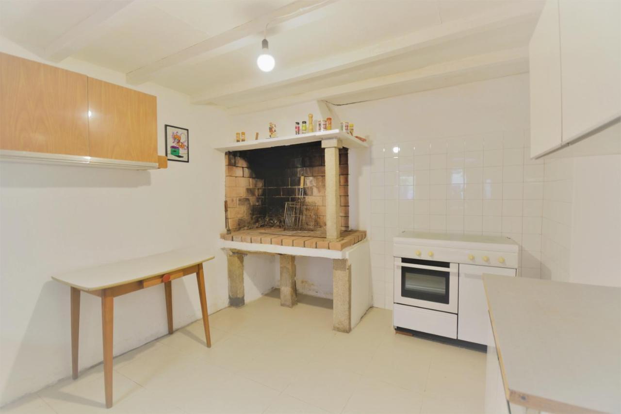 Casa Con Jardin En Vilanova De Arousa ポンテベドラ エクステリア 写真