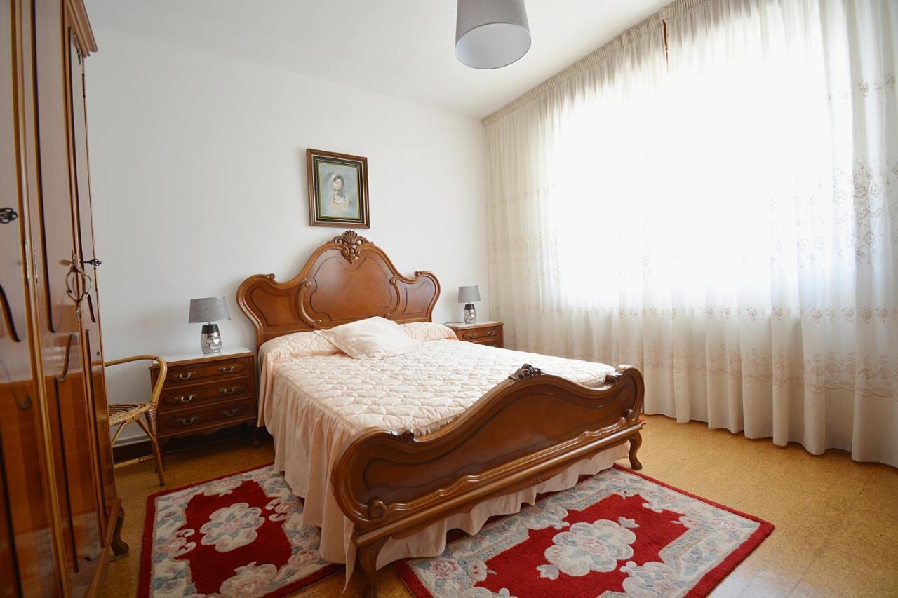 Casa Con Jardin En Vilanova De Arousa ポンテベドラ エクステリア 写真