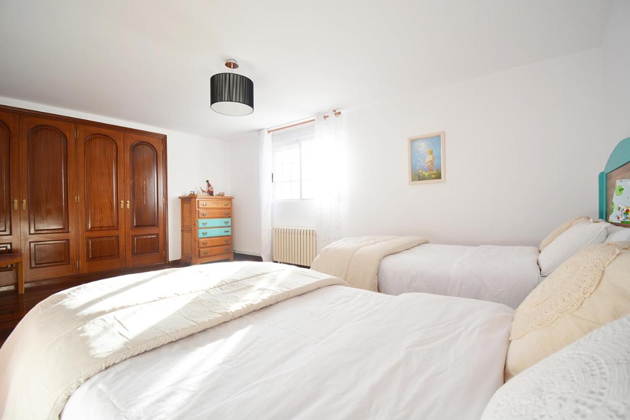Casa Con Jardin En Vilanova De Arousa ポンテベドラ エクステリア 写真