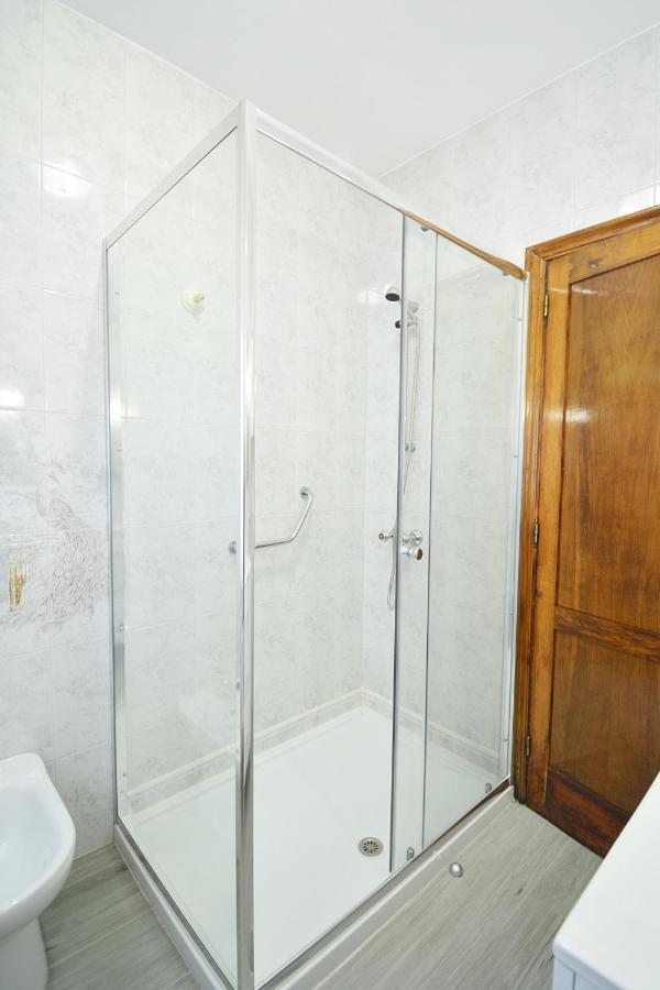 Casa Con Jardin En Vilanova De Arousa ポンテベドラ エクステリア 写真