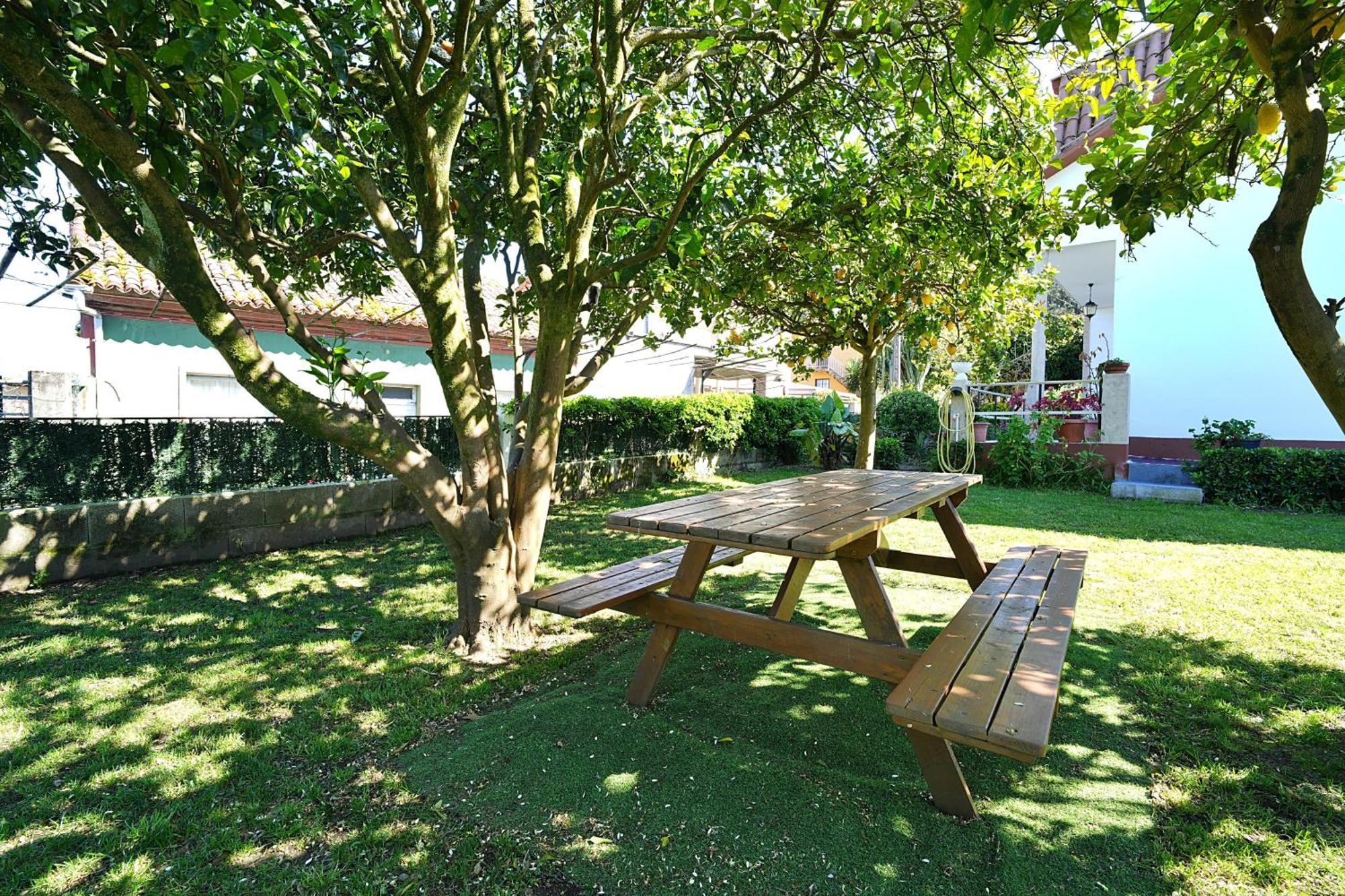 Casa Con Jardin En Vilanova De Arousa ポンテベドラ エクステリア 写真