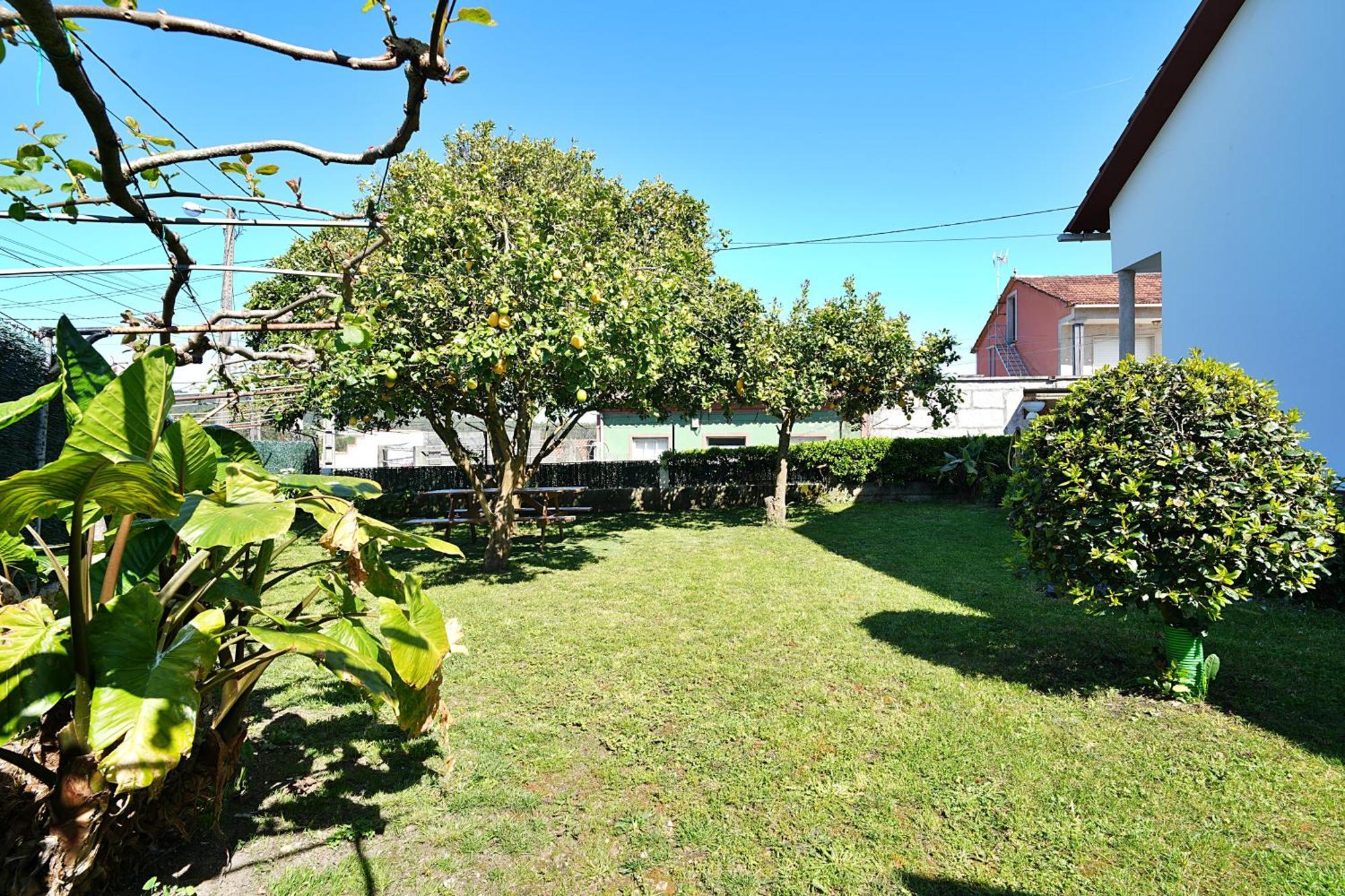 Casa Con Jardin En Vilanova De Arousa ポンテベドラ エクステリア 写真