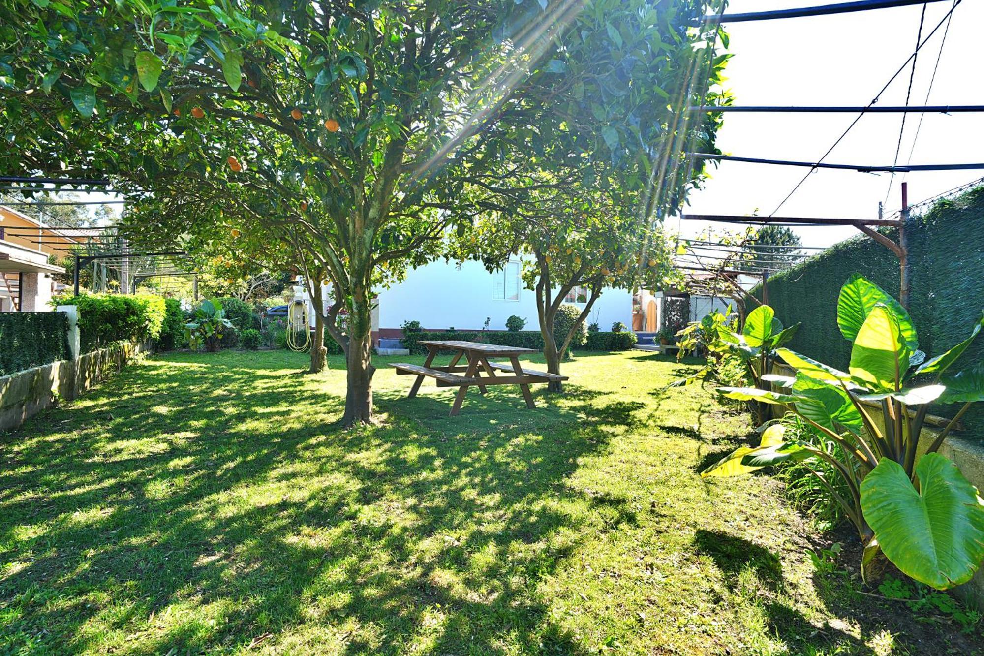 Casa Con Jardin En Vilanova De Arousa ポンテベドラ エクステリア 写真