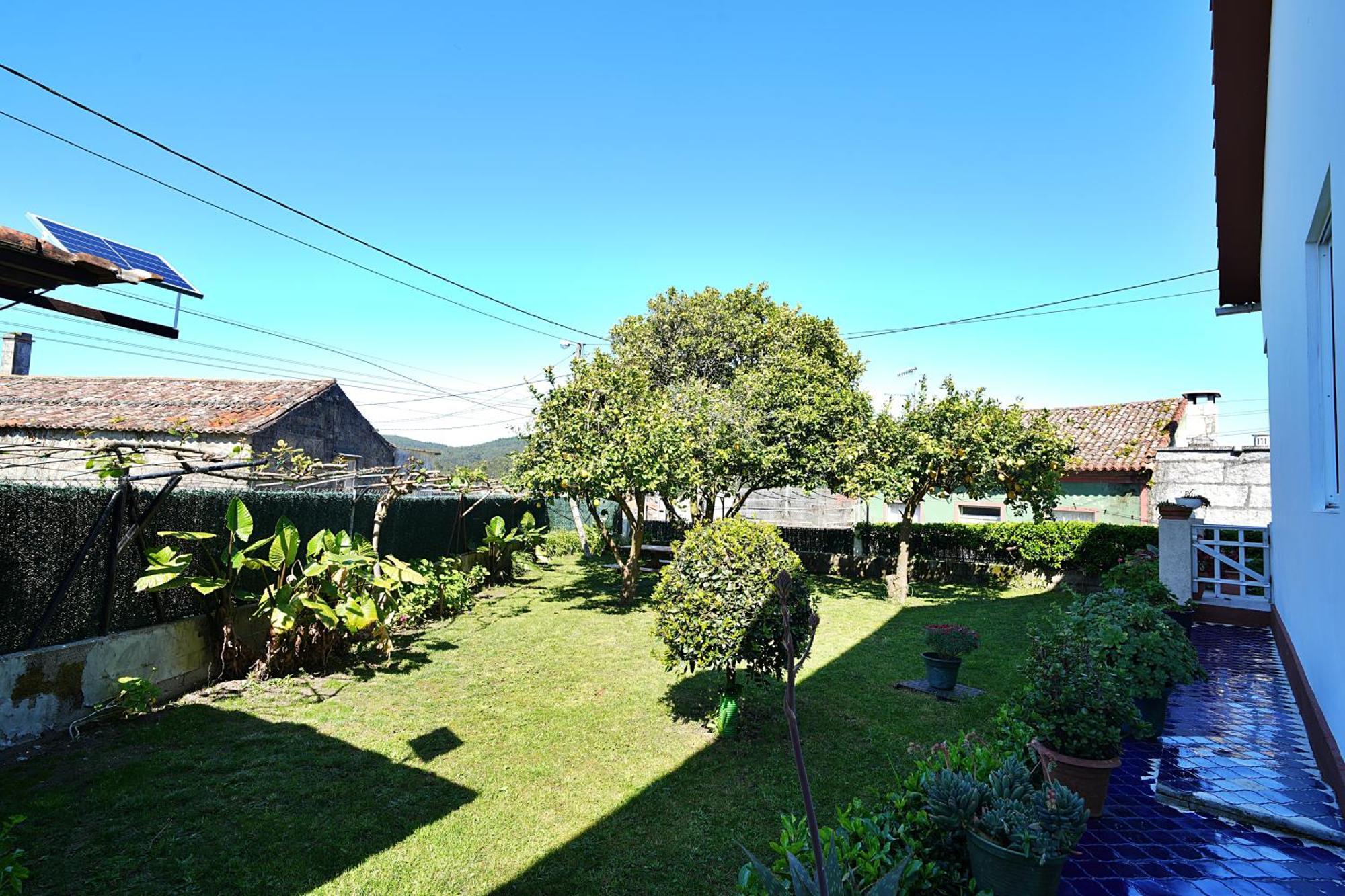 Casa Con Jardin En Vilanova De Arousa ポンテベドラ エクステリア 写真